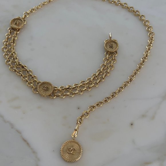 Chanel Gold Chain  CHANEL CC LUCKY CHARM CHAIN BELT SIZE XS - SMALL